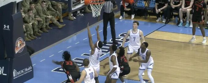 Marcus Overstreet with the and-1 bucket