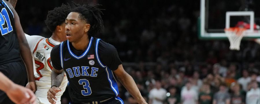 Duke's Isaiah Evans explodes for 5 first-half 3-pointers