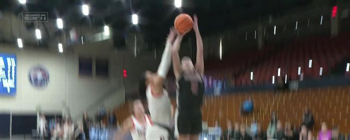 Eleonora Villa with the nice dish to Astera Tuhina for the bucket