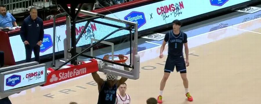 Ethan Price throws down powerful slam dunk vs. San Diego Toreros