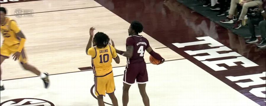 KeShawn Murphy rocks the rim with dunk