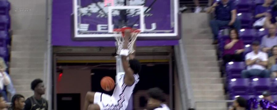 Ernest Udeh Jr. elevates for huge alley-oop slam vs. UCF Knights