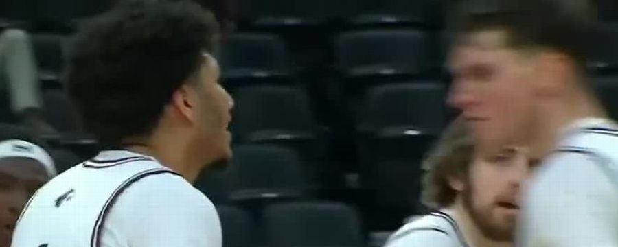 Davion Sykes' layup with 4 seconds remaining sends Southern Illinois to MVC second round