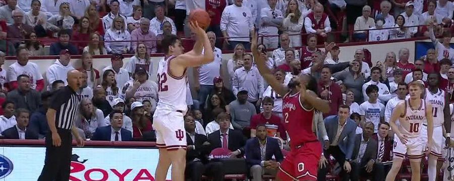 Trey Galloway hits dagger 3 for Indiana