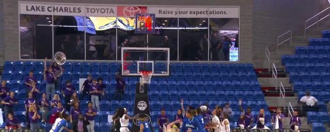 Sharna Ayres nails it from behind the arc
