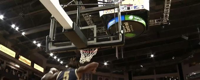 Bryce Zephir throws down big slam vs. Idaho State Bengals