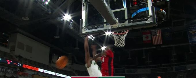 Nico Galette elevates for the big-time block