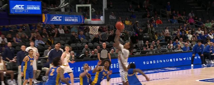 Notre Dame wins with controversial last-gasp foul call