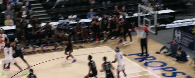 Jaron Pierre Jr. hits the 3-point shot vs. Florida International Panthers