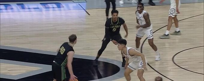 Isaac Jessup hits the trey vs. UC Davis Aggies