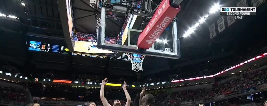Tomislav Ivisic with the and-1 bucket