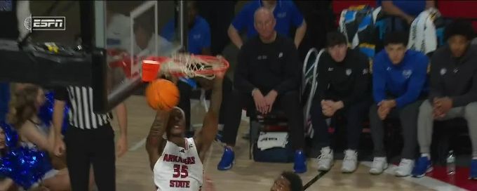 Izaiyah Nelson rocks the rim with dunk