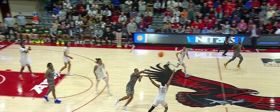 Yaxel Lendeborg throws down the hammer