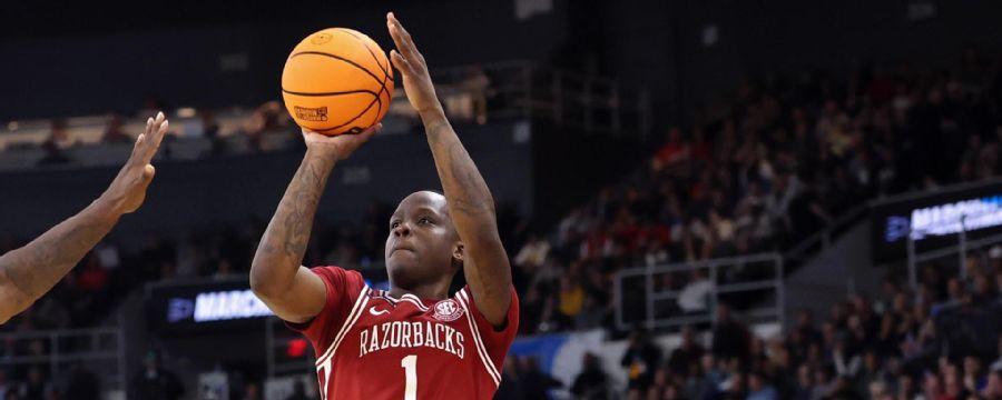 Johnell Davis hits a big 3 for Arkansas
