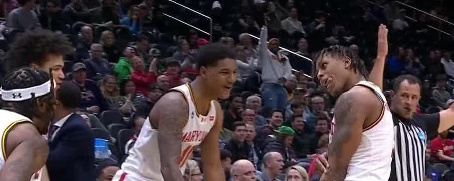 DeShawn Harris-Smith fired up after hitting his 6th 3 of the season