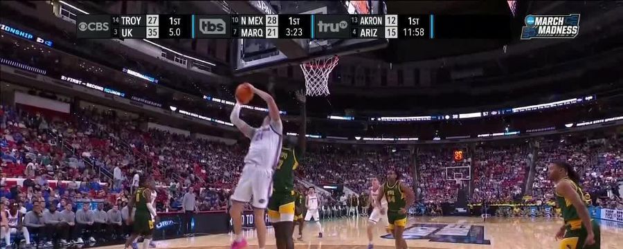 Alex Condon powers in and-1 for Florida