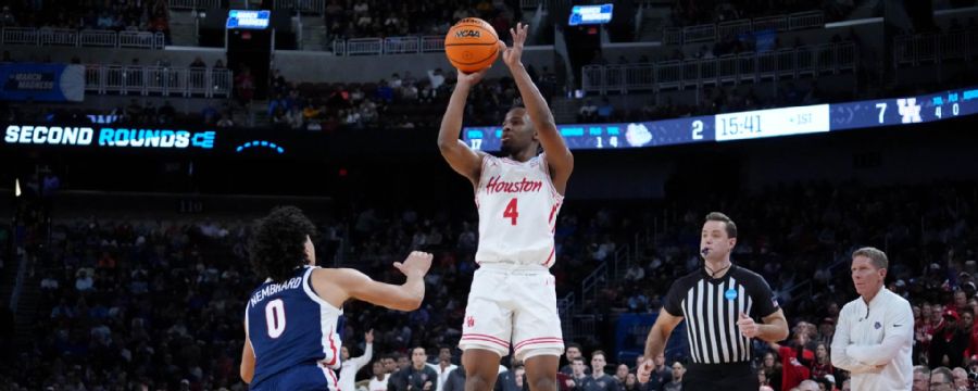 L.J. Cryer nails four 3-pointers in the first half for Houston