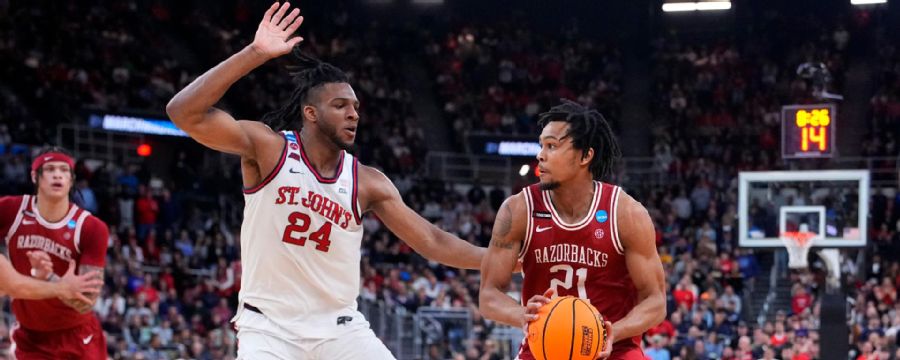 D.J. Wagner sinks clutch layup for Arkansas