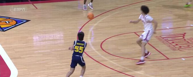 Honor Huff hits the trey vs. Bradley Braves