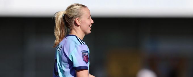 Beth Mead scores sensational volley in Arsenal's 4-0 win