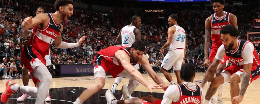 Bub Carrington nails the game-winning buzzer-beater