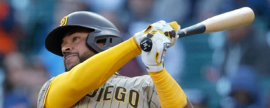 Elias Diaz launches 2-run homer for Padres