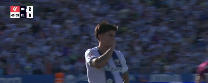 Juan Cruz slots in the goal for Leganés