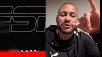 Neymar announces Santos contract renewal