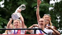 England fans line the streets of London for Lionesses parade