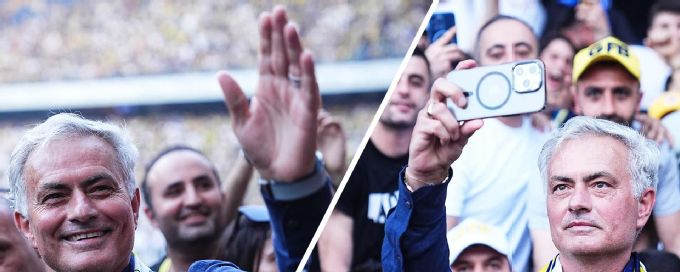 Take a look at the fanfare Mourinho caused upon arriving at Fenerbahçe