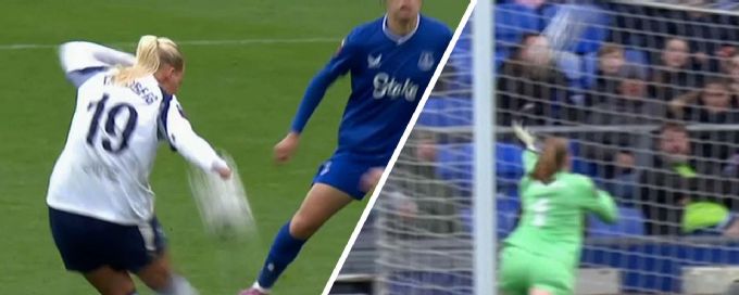 Tottenham's Tandberg scores from halfway in WSL win vs. Everton