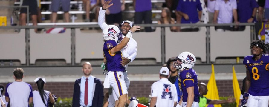 East Carolina fakes field goal try to perfection for a touchdown