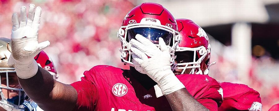 Highlight: Arkansas falls to No. 22 Notre Dame in lopsided home loss