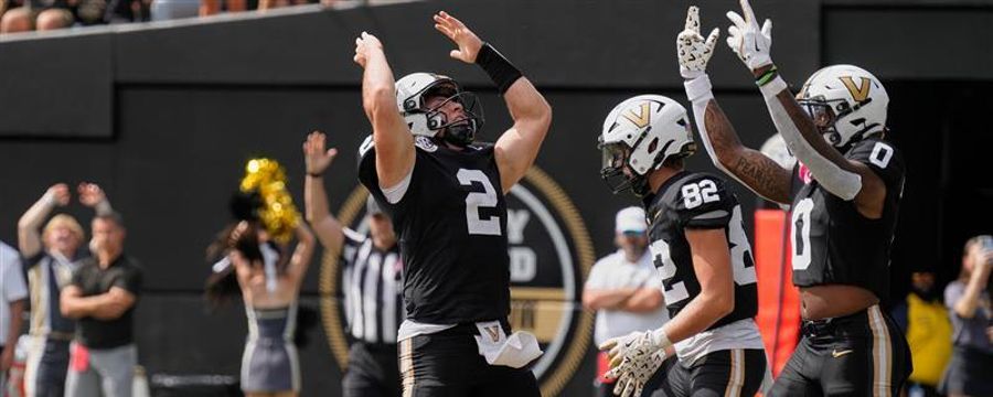 Highlight: No. 18 Vanderbilt dominates Utah State en route to 5-0 start