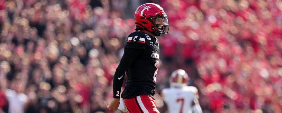 Cincinnati snaps Iowa State's perfect record