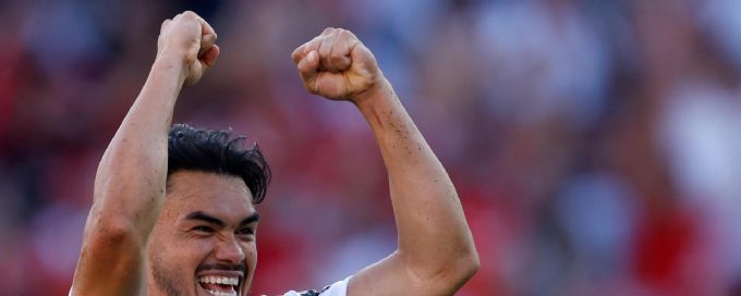 Sevilla thrashes Barcelona 4-1