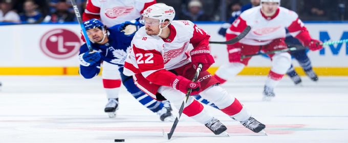 Mason Appleton lights the lamp for Red Wings