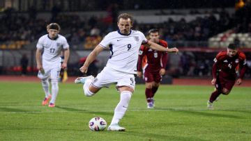 England qualify for '26 World Cup with 5-0 thrashing