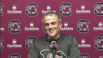 Shane Beamer calls on Gamecocks fans to challenge OU in Columbia