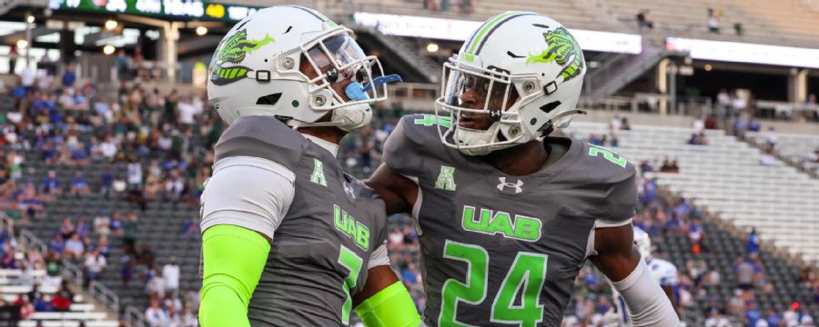 Alex Mortensen's 1st win comes as UAB knocks off No. 22 Memphis