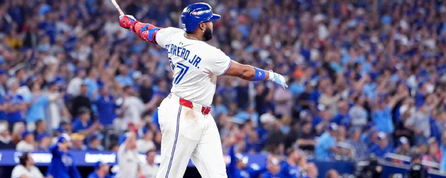 Vladimir Guerrero Jr. goes yard for Blue Jays