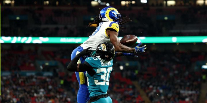Stafford, Adams link up for their 3rd TD connection of the game
