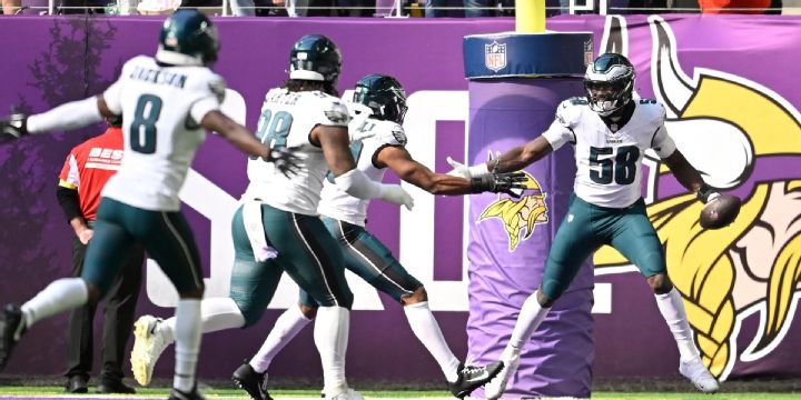 Eagles' defense take Carson Wentz INT the other way for a pick-six