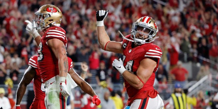 McCaffrey pushes through pile for big 49ers TD