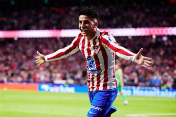 Super sub Almada leads Atletico past Osasuna (via FanCode)