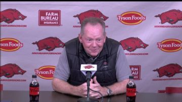 Bobby Petrino emphasizes efficiency for Arkansas vs. Auburn