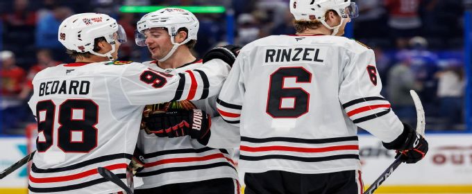 Ryan Donato scores late winner for Blackhawks
