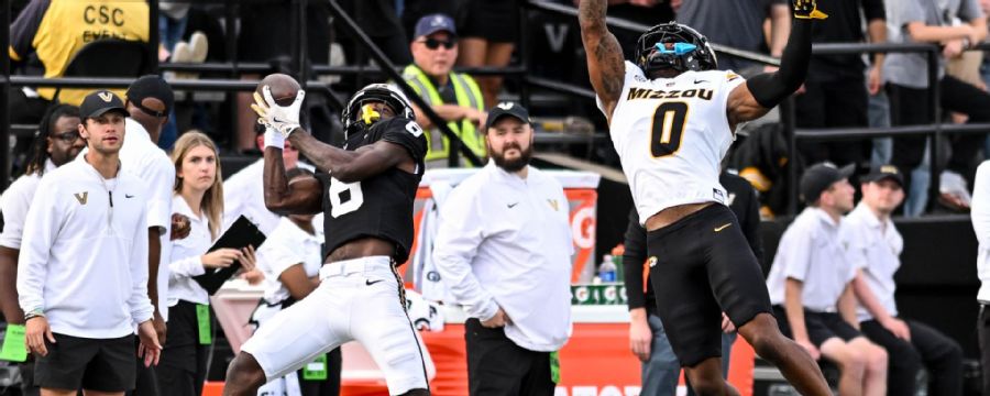 Highlight: No. 10 Vanderbilt squeaks by No. 15 Missouri