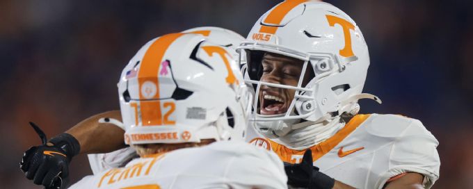 Highlight: No. 17 Tennessee's offensive explosion overpowers Kentucky