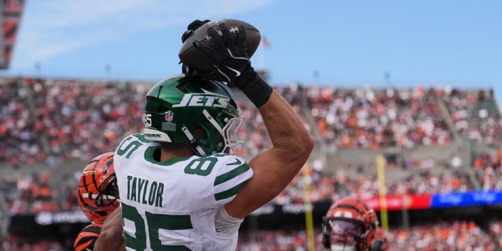 Jets get tricky as Breece Hall throws winning TD pass to Mason Taylor